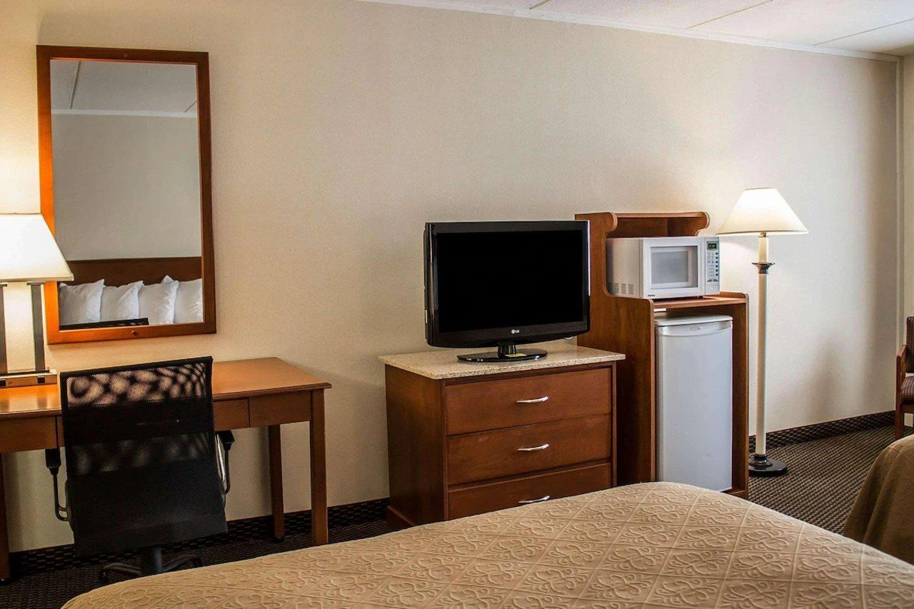 Baymont By Wyndham Youngstown Ngoại thất bức ảnh